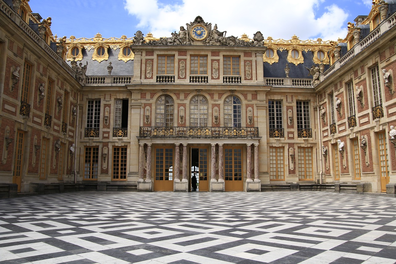 Meble we Francji - czasy Ludwika XIV